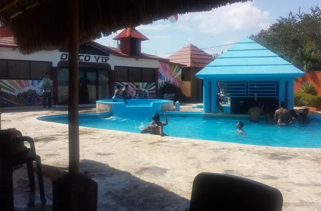 Hotel Isla El Dorado La Romana piscina 2